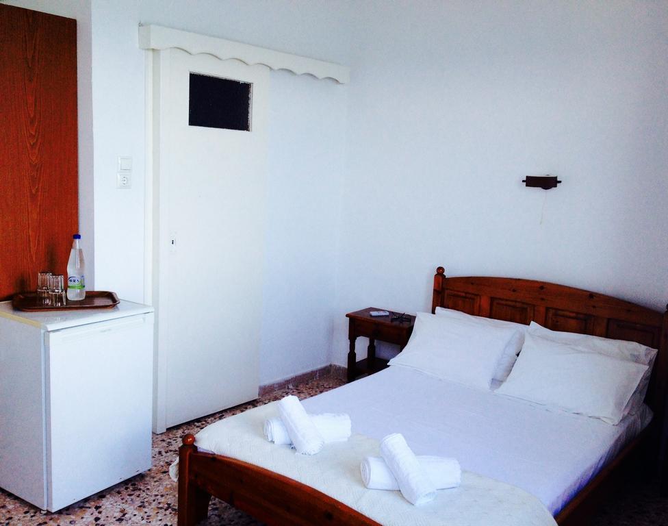 Chrisopetro Rooms Marathokampos Bilik gambar